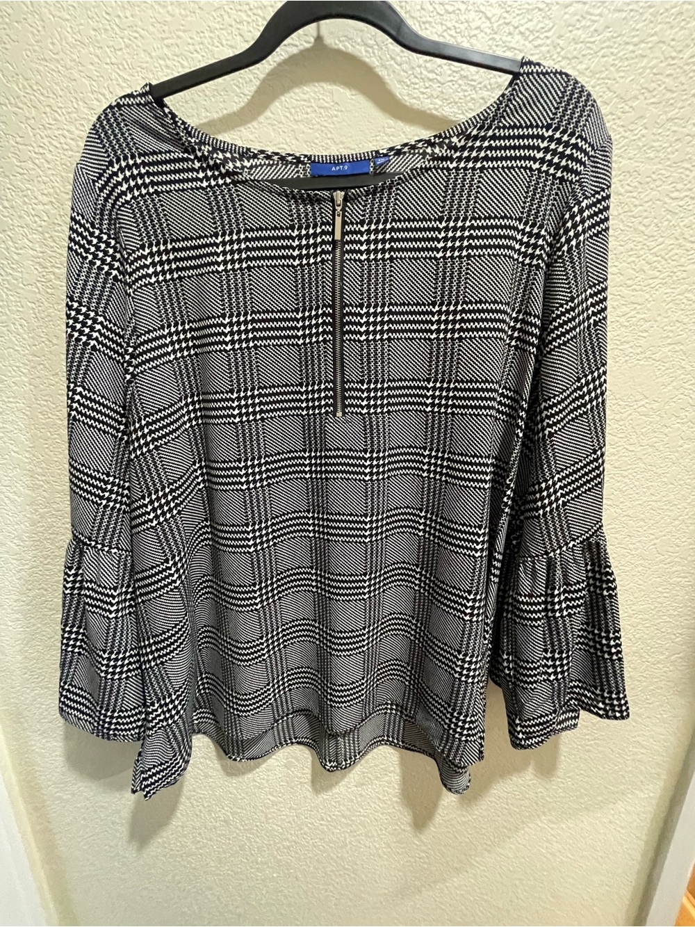 Apt. 9 Black & White Glen Plaid Bell Sleeve Blouse